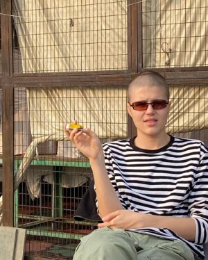 Maria Matsel Instagram - иные мы 
отныне ты 
и я немы 

не мы унынием
непониманием 
не мы 

мы линией полны
полями мнимыми 
любви

моим пойми 
твоим таи 
пленит