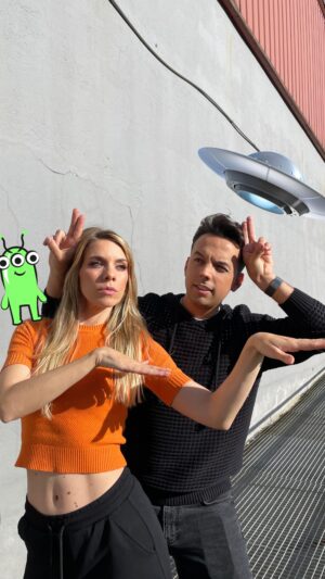 María Mera Instagram - Un marcianooooo 👽😱 Acabamos de facer o mellor trend da historia? Sí, confirmamos 🙂‍↔️ A “marsiana” ven ó final do vídeo… 🤣 #NoiteXigante
