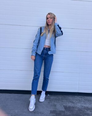 María Mera Instagram - Hai chaquetas especiais ….. Papá 🤍