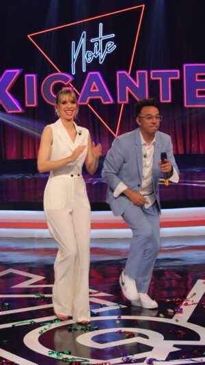 María Mera Instagram - 😎 Ás 22:00 tedes unha cita en @tvgalicia con @orquestaolympus.oficial 💃🏼🕺🏻

🤩 @maria_mera e @evitaiglesias sorprenderán no escenario cantando xuntas 🎤

🤯 3 novos concursantes intentarán chegar á pantalla final. Quen o conseguirá? 💸