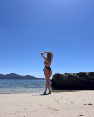 María Mera Instagram - Momentos favoritos 🌊 Alguén máis?
.
.
#mariamera #galicia #playa #instagood