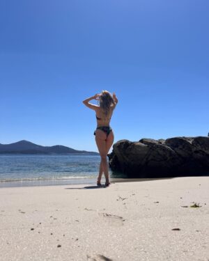 María Mera Instagram - Momentos favoritos 🌊 Alguén máis?
.
.
#mariamera #galicia #playa #instagood