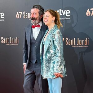 María Molins Instagram - Felicidades a mi querido @luiszahera por su interpretación llena de sensibilidad en “Pájaros” de @paudura72 que le ha valido la biznaga de plata en @festivalmalaga 
Aquí en los #premissantjordirtve 
Vestida de @menchentomas 👗🩵

🎞️🎞️🎞️🎞️🎞️🎞️🎞️🎞️🎞️🎞️🎞️🎞️

Felicitats Luis per la teva interpretació meravellosa en aquesta peli del Pau Durà “Pájaros”

🎞️🎞️🎞️🎞️🎞️🎞️🎞️🎞️🎞️🎞️🎞️🎞️🎞️

Congrats Luis Zahera for playing this marvelous  role at “Pájaros” 

@netflix @netflixes @netflixlat @netflixusa #wrongsideofthetracks #entrevíasserie @alea_media @mediasetcom @aitor_alea_media @david__bermejo @oriolferrerferrer @imercero #festivaldemalaga @clinica_alcolea #cinemaawards #premiosdecine #cinema #cine #tvseries #lovemyjob #actress #actriu #actriz #actresslife #sensibility