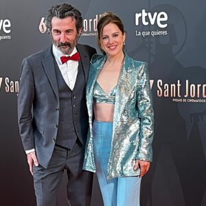 María Molins Instagram - Felicidades a mi querido @luiszahera por su interpretación llena de sensibilidad en “Pájaros” de @paudura72 que le ha valido la biznaga de plata en @festivalmalaga 
Aquí en los #premissantjordirtve 
Vestida de @menchentomas 👗🩵

🎞️🎞️🎞️🎞️🎞️🎞️🎞️🎞️🎞️🎞️🎞️🎞️

Felicitats Luis per la teva interpretació meravellosa en aquesta peli del Pau Durà “Pájaros”

🎞️🎞️🎞️🎞️🎞️🎞️🎞️🎞️🎞️🎞️🎞️🎞️🎞️

Congrats Luis Zahera for playing this marvelous  role at “Pájaros” 

@netflix @netflixes @netflixlat @netflixusa #wrongsideofthetracks #entrevíasserie @alea_media @mediasetcom @aitor_alea_media @david__bermejo @oriolferrerferrer @imercero #festivaldemalaga @clinica_alcolea #cinemaawards #premiosdecine #cinema #cine #tvseries #lovemyjob #actress #actriu #actriz #actresslife #sensibility