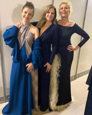 María Molins Instagram - Anoche fue la Gala dels Premis Gaudí.
Enhorabuena a tod@s l@s nominad@s y l@s premiad@s!!
Hubo tiempo para la reivindicación: la inclusividad, los espacios libres de abusos, el alto a la violencia en Gaza…
También hubo espacio para el recuerdo de las personas que nos han dejado, como mi querido Ventura Pons. Gràcies #mercèpons 🫶
Y sobretodo para celebrar una año de cine por todo lo alto..

Gracias por tu mirada siempre acertada @patriciamonne amiga!❤️
Gracias @maite.casademunt por vestirme de @lolacasademunt y hacerme sentir segura on stage con un mono 🌟🫶🔝 y los pendientes 😍
Sois muy grandes ❤️
Gracias @montseboq eres una de las mejores maquilladoras que conozco 🌟
Gracias @newlookbarcelona por cuidar mi pelo y por peinarme con tanto arte @by_alexcortes @helena.bynewlookbcn 
Gracias queridos @alejandra_svensson @dr.justoalcolea por enseñarme a cuidar mi piel como lo hacéis en @clinica_alcolea 

🌟🌟🌟🌟🌟🌟🌟🌟🌟🌟🌟🌟🌟

Ahir a la nit vam celebrar el cinema a la gala dels XVI premis Gaudí 

Enhorabona a totes les películes nominades y a les premiades!!!
Tenim un nivell molt alt de bon cinema.
A la gala hi va haver espai per a la reivindicació, pel record (estimat Ventura Pons), i sobretot per a la celebració d’un any farcit de talent.
Gràcies Mercè Pons per acompanyar-me en aquest petit homenatge que li vam fer al nostre estimat Ventura. Vaig escriure el text intentant que hi sortíssin les 33 películes que ell va dirigir..

@idolyagency_official 
#premisgaudi2024 #gala #galapremisgaudi #cinema #cine #cinemacatalà #actress #actriu #actriz #lovemyjob