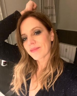 María Molins Instagram - Anoche fue la Gala dels Premis Gaudí.
Enhorabuena a tod@s l@s nominad@s y l@s premiad@s!!
Hubo tiempo para la reivindicación: la inclusividad, los espacios libres de abusos, el alto a la violencia en Gaza…
También hubo espacio para el recuerdo de las personas que nos han dejado, como mi querido Ventura Pons. Gràcies #mercèpons 🫶
Y sobretodo para celebrar una año de cine por todo lo alto..

Gracias por tu mirada siempre acertada @patriciamonne amiga!❤️
Gracias @maite.casademunt por vestirme de @lolacasademunt y hacerme sentir segura on stage con un mono 🌟🫶🔝 y los pendientes 😍
Sois muy grandes ❤️
Gracias @montseboq eres una de las mejores maquilladoras que conozco 🌟
Gracias @newlookbarcelona por cuidar mi pelo y por peinarme con tanto arte @by_alexcortes @helena.bynewlookbcn 
Gracias queridos @alejandra_svensson @dr.justoalcolea por enseñarme a cuidar mi piel como lo hacéis en @clinica_alcolea 

🌟🌟🌟🌟🌟🌟🌟🌟🌟🌟🌟🌟🌟

Ahir a la nit vam celebrar el cinema a la gala dels XVI premis Gaudí 

Enhorabona a totes les películes nominades y a les premiades!!!
Tenim un nivell molt alt de bon cinema.
A la gala hi va haver espai per a la reivindicació, pel record (estimat Ventura Pons), i sobretot per a la celebració d’un any farcit de talent.
Gràcies Mercè Pons per acompanyar-me en aquest petit homenatge que li vam fer al nostre estimat Ventura. Vaig escriure el text intentant que hi sortíssin les 33 películes que ell va dirigir..

@idolyagency_official 
#premisgaudi2024 #gala #galapremisgaudi #cinema #cine #cinemacatalà #actress #actriu #actriz #lovemyjob