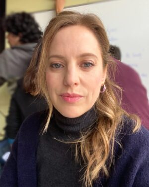 María Molins Instagram - Estamos rodando! 
“BONITA” es la historia de una profesora de universidad víctima de acoso violento verbal por parte de un joven al que no conoce..

🎥🎥🎥🎥🎥🎥🎥🎥🎥🎥🎥🎥🎥

“BONITA” és la història d’una mestra d’universitat víctima d’assetjament violent verbal per part d’un jove desconegut..

#rodando #shutting #📹 #🎥 #cortometraje #curtmetratge @aveceshablosola @evasantanalopez @albert_carbo_ @silendumfilms @upfbarcelona @marti_cordero @marticordero.news @vert.david @laiamaiden #shortfilm #bonita #granequipo