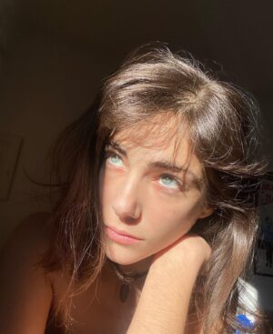 Maria Vera Ratti Instagram - Hard sun