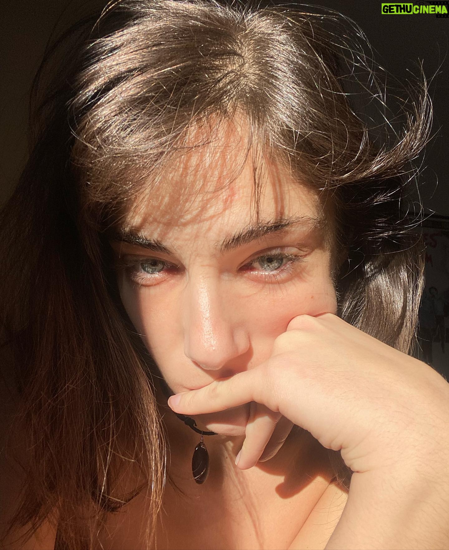 Maria Vera Ratti - 2.4K Likes - Hard sun