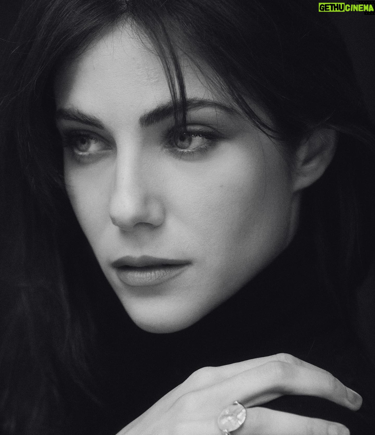 Maria Vera Ratti - 2.1K Likes - @phrancescoguarnieri
@micsmua
@fannypalombini
@masters.lab