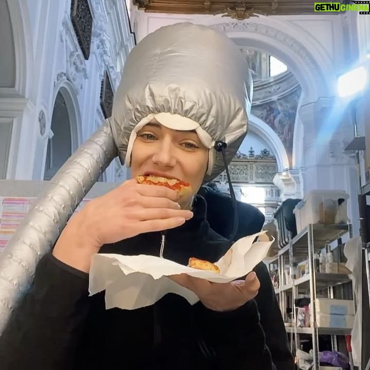Maria Vera Ratti - 1.4K Likes - 🍕🌋