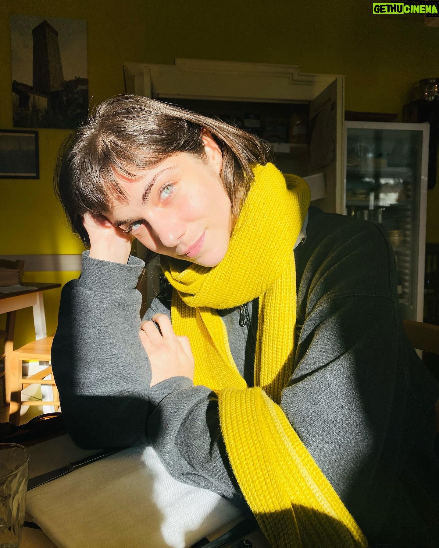 Maria Vera Ratti - 1.5K Likes - š