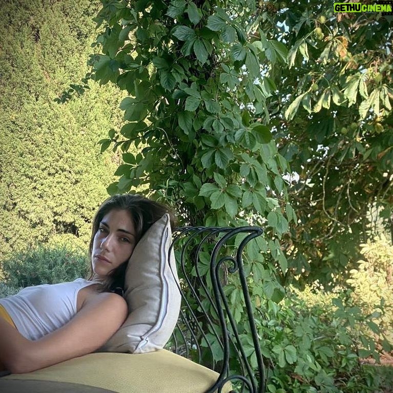 Maria Vera Ratti - 1.5K Likes - š