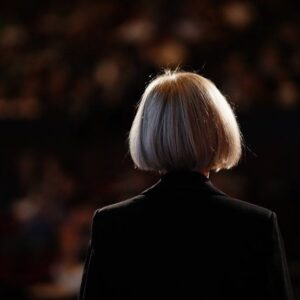 Maria de Medeiros Instagram - Hier, le Président de la République Portugaise était présent à la projection de “Capitaines d’Avril”, à la Fête du Cinéma Français à Lisbonne. Madame l’ambassadrice de France également. Quelle émotion de montrer ce film, réalisé il y a 23 ans, fruit d’une heureuse collaboration entre nos deux pays, et en mode de célébration anticipée des 50 ans de la Révolution des Œillets. Merci infiniment à Katia Adler et à la Festa do Cinema Francês d’avoir eu cette belle idée. Joie de retrouver tant de personnes chères et de remémorer un moment unique dans l’histoire. ❤️