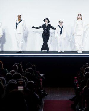 Maria de Medeiros Instagram - Ieri, prima di “Pessoa, since I’ve been me”, regia di Bob Wilson, al Teatro della Pergola, a Firenze. Ci staremo fino al 12 di Maggio.  Fotografie di Filippo Manzini