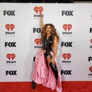Mariah Balenciaga Instagram - I kinda like to Hang out at random places!!!😝♥️🍾 #jlo #iHeartRadioMusicAwards #ballroomqueen #mug4dayz ps. I wear a lot of makeup for a living 🤣🤣🤣🤣🤣🤣🥰💋