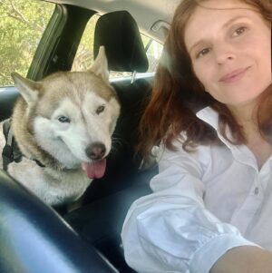 Marián Aguilera Instagram - Una copiloto adorable 🐾 ☀️