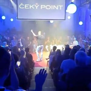 Marián Čekovský Instagram - S futbalom som skončil, hereckú rolu som si vyskúšal a teraz je možno čas na spevácku kariéru🎙️😀🔊