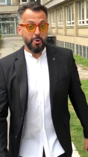 Marián Čekovský Instagram - @strojnickafakulta  Vzdelanie a zuby a podanie ruky všetko povedia. Dakujem za inšpiráciu. Mal som ponuku od @veghattila aby som šiel do ringu ale až po škole 😉🙏👍🏼