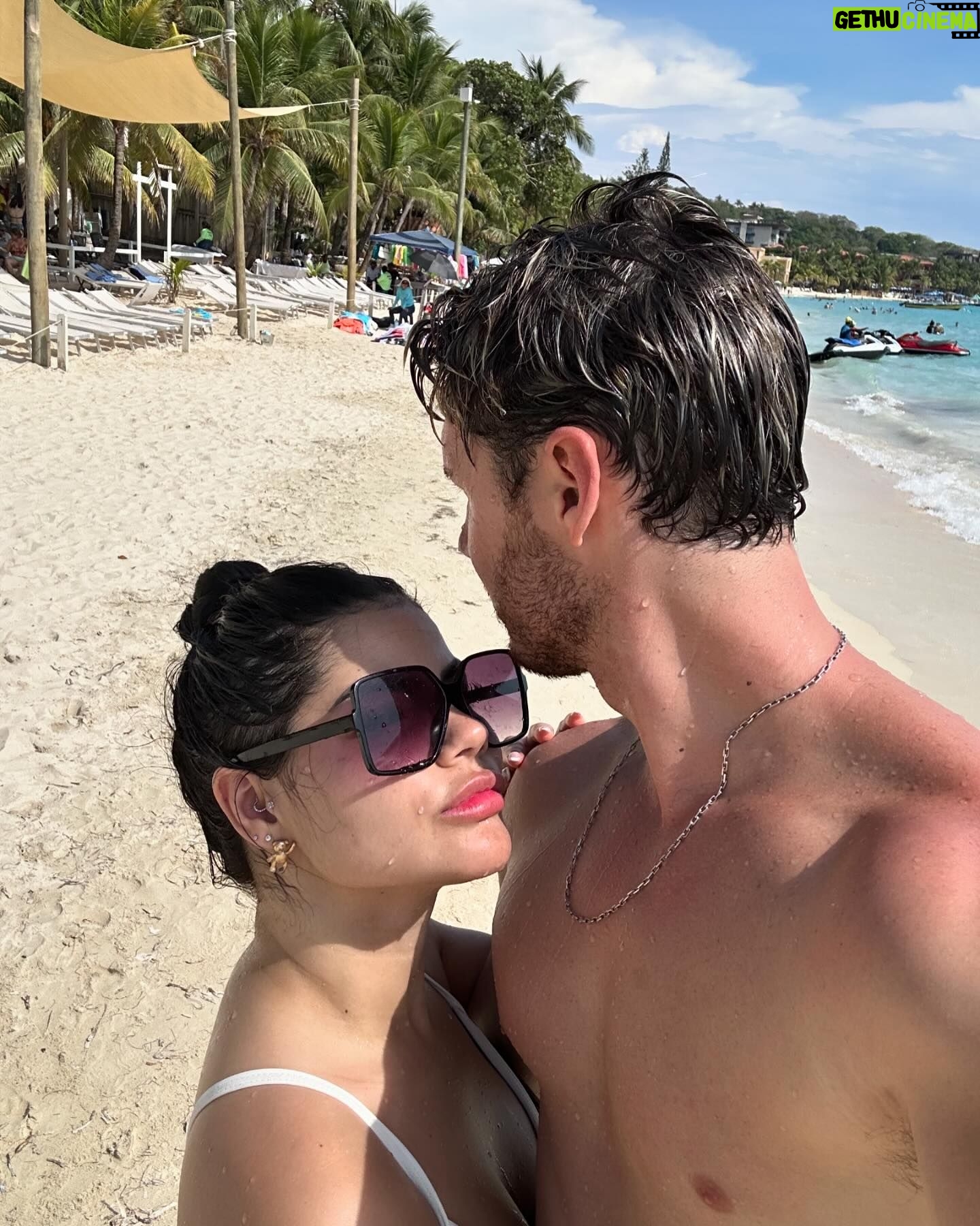 Mariana Ávila - 161.5K Likes - Tus amigos los más vacacionistas 🫦