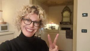 Marianna De Micheli Instagram - Parliamo di viaggi?
Anche quest'anno andrò in Asia... ma dove? e perché? e per quanto tempo...
che lavoro fai? ... e la barca?...
rispondo alle vostre domande in diretta 

BUONA ONDA 🌊