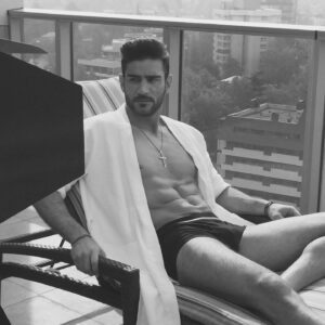 Mariano Brozincevic Instagram - Luz,cámara,acción!!! 🎬 #marianobrozincevic #marianobrozz #acción #fitness #lifestyle