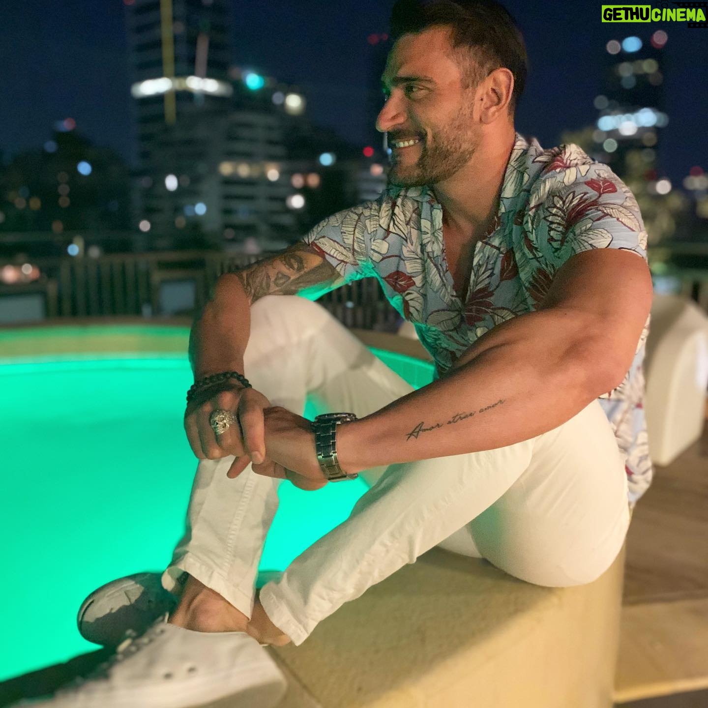 Mariano Brozincevic - 893 Likes - SMILE 😁 buenas vibras para todos!!! #marianobrozz #marianobrozincevic #chile