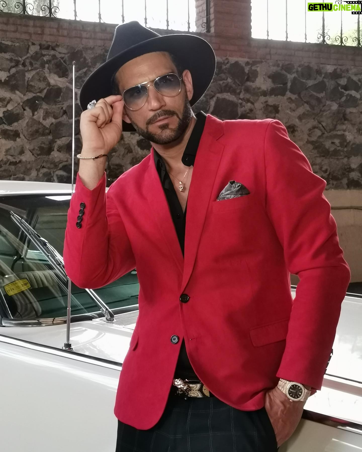 Mariano Brozincevic - 666 Likes - Buen viernes!!! #red #marianobrozz #marianobrozincevic #lifestyle #mexico