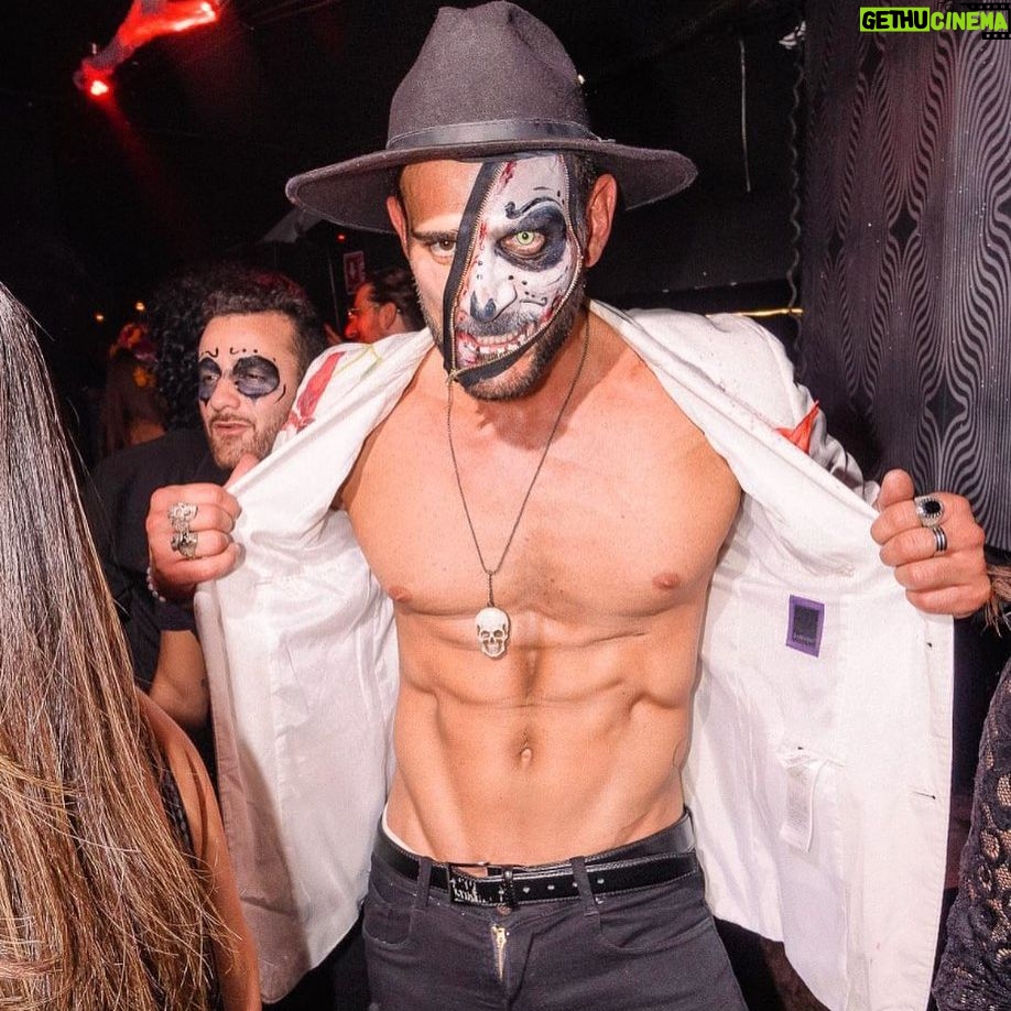 Mariano Brozincevic - 866 Likes - HALLOWEN 🎃💀 #marianobrozincevic #marianobrozz #party #mexico