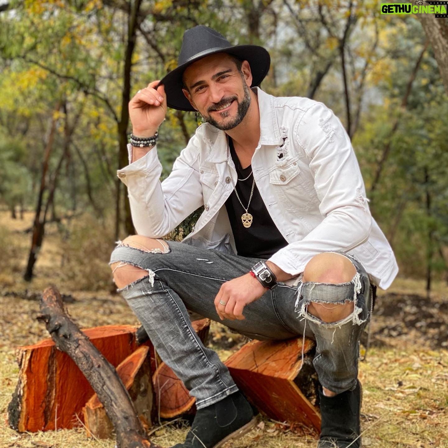 Mariano Brozincevic - 1K Likes - Happy!!! #mexico #marianobrozz #marianobrozincevic #lifestyle