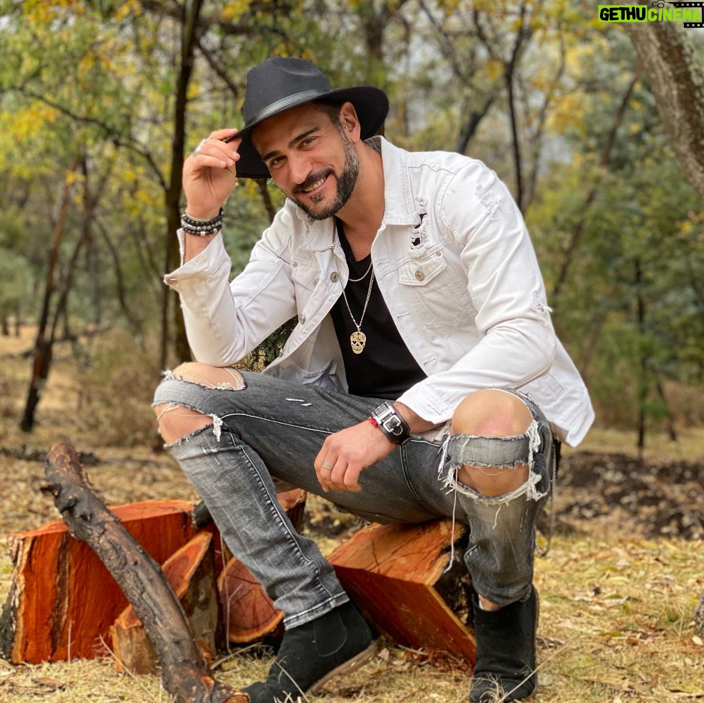 Mariano Brozincevic - 1K Likes - Happy!!! #mexico #marianobrozz #marianobrozincevic #lifestyle