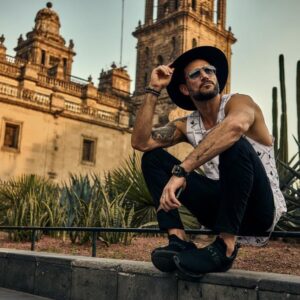 Mariano Brozincevic Instagram - Street by @ao_________________________  PH: @cwolfphoto 📷 #marianobrozincevic #marianobrozz #mexico #mensfashion