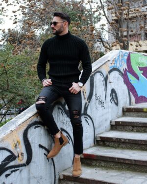 Mariano Brozincevic Instagram - Winter 🍂 OUTFIT: @fcurban 👖👕. EYEWEAR: @verwellstore 😎. PH: @c_poblete 📸. #marianobrozincevic #marianobrozz #menswear #menstyle #mensfashion #chile