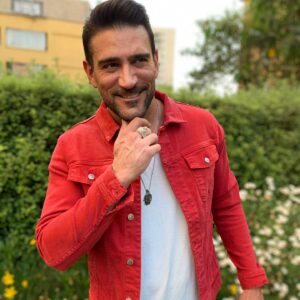 Mariano Brozincevic Instagram - RED💀MEXICAN  #CJstyle #moda #custom 
#marianobrozincevic #marianobrozz
Model: @marianobrozz
Pedidos por  DM
Artist: @art_fer_brozincevic
