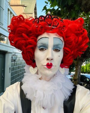 Marie-Joëlle Parent Instagram - Halloween 2023 🐇 🎩 🕰️ 👑♥️ creative direction @gdewilde