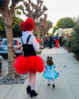 Marie-Joëlle Parent Instagram - Halloween 2023 🐇 🎩 🕰️ 👑♥️ creative direction @gdewilde