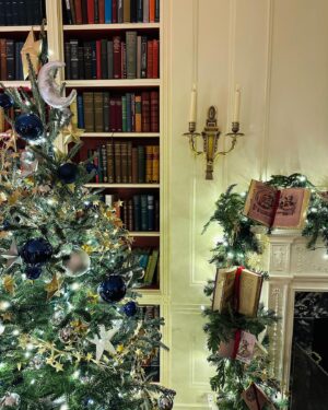 Marie-Joëlle Parent Instagram - A day at the @WhiteHouse with our amazing group of @pinterestcreators 📌🫶🏻🎄 What an absolute honor. They were invited by @flotus to help decorate for the holidays. An experience I will never forget!