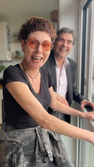 Marie Réache Instagram - Faites comme nous et utilisez notre single « Two va bien » dans vos vidéos, réels ou posts ..🙏🏼🤩 Puisque tout va bien n’est-ce pas? 🤪 Identifiez nous et surtout envoyez nous des demandes de collaborations quand vous le ferez comme ça on pourra également vous partager aussi sur nos pages respectives! À vos plus beaux couchers de soleil, votre meilleure Terasse bref tous ces moments où two va bien!! ☀️🌴On a hâte de découvrir tout ça. On compte sur vous! Ce n’est que le début de cette aventure tous ensemble!! Bientôt l’album. 🎧 Bon week end à tous!!
Les cœurs purs 🖤🤍
🧑🏼‍🦰 @mariereache 👦🏻 @pierre_lericq 
🎥 @ullieswan 
•
#lescoeurspurs #album #artistesfrancais #chansonfrancaise #frenchpop #plusbellelavie #acteur #actrice #mariereache #pierrelericq #duo #duomusical #twovabien #duofrancais #chanteuse #chanteur #chansonatexte guitarevoix #miniclip #plusbelle #babeth #episnoirs #toureiffelparis #frenchsong #frenchmusic #eiffeltower