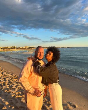 Marième Ndiaye Instagram - Cannes 🌴😏🫶🏾

@canneseries @stlaurenttv #BonMatinChuck 
@lou_belanger  @matcyr @sassastark @nicopinson @barryrussell @cass6_____ @bell @cineflixmedia 

.
.
.
#Stlaurenttv #Mario #Canneseries #Cannes #BellMedia #Qcflava #fanta @telefilm_canada @la.sodec