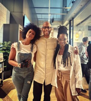 Marième Ndiaye Instagram - United we stand, Divided we fall 🤝🖤

« Sur Paroles » 
Le son du Rap Queb - Exposition 
📍@mcqorg X @webster_ls 
.
.
.
#Jkyll #Webster #Marieme #Mario #HipHop #Legacy #Rap #Limoilou 
#black #Family