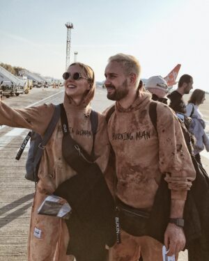 Mariia Pustova Instagram - Нашій родині  сьогодні 5 років
Обожнюю і люблю нас шалених💙