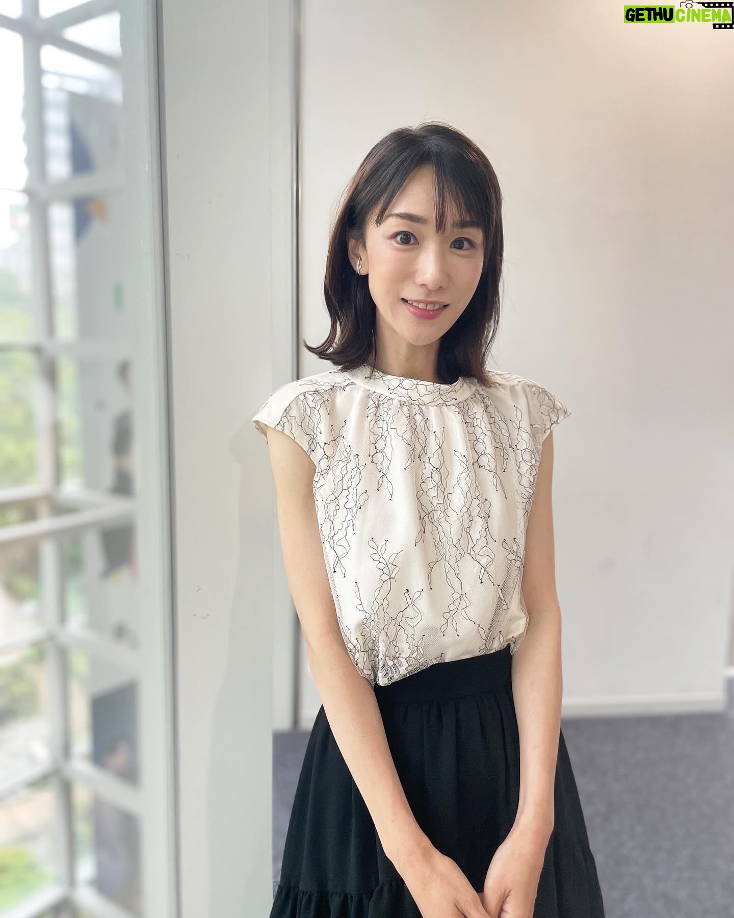 Mariko Dou - 2.3K Likes - 昨日の「ワイド!スクランブル」の衣装は、
☆ブラウス,スカート… #proportionbodydressing
☆アクセサリー… #starjewelry
でした👗✨
白✖️黒のコーディネートが素敵でした🤍
昨日の雨から一転、今日はいい天気ですね☀️
素敵な週末をお過ごしください^_^
#大下容子ワイドスクランブル #ワイドスクランブル #ニュース #テレビ朝日 #アナウンサー
#堂真理子 #アナウンサー衣装 #番組衣装
