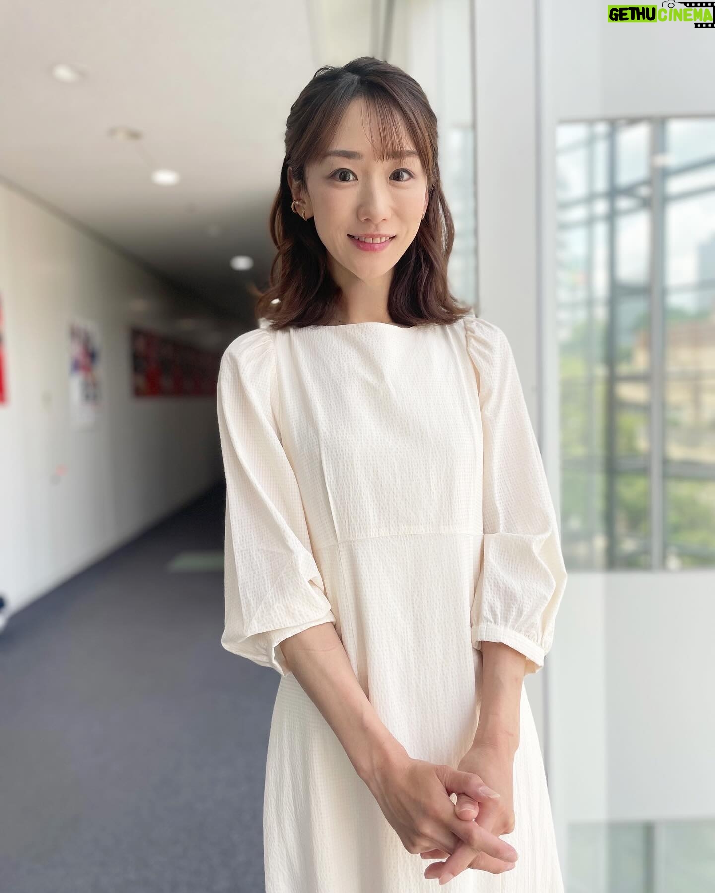 Mariko Dou - 2.3K Likes - 今日は暑いですねー🥵💦
水分補給をしっかりして、熱中症には気を付けましょう!
昨日の「ワイド!スクランブル」の衣装は、
☆ワンピース… #stola
☆ピアス… #jouetie
☆ネックレス… #ete
でした👗✨
白いワンピースが涼しかったです🥰
それでは素敵な週末をお過ごしください♪
#大下容子ワイドスクランブル #ワイドスクランブル #ニュース #テレビ朝日 #堂真理子 #アナウンサー #アナウンサー衣装 #番組衣装