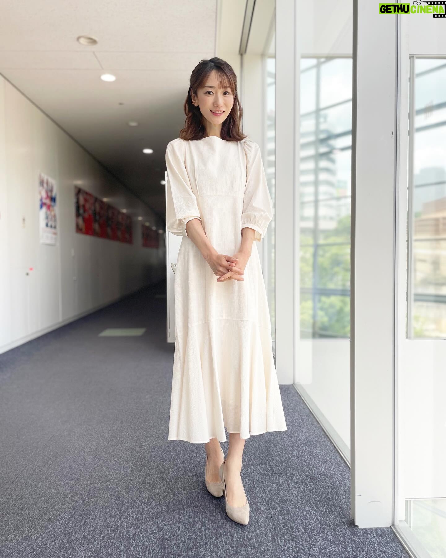 Mariko Dou - 2.3K Likes - 今日は暑いですねー🥵💦
水分補給をしっかりして、熱中症には気を付けましょう!
昨日の「ワイド!スクランブル」の衣装は、
☆ワンピース… #stola
☆ピアス… #jouetie
☆ネックレス… #ete
でした👗✨
白いワンピースが涼しかったです🥰
それでは素敵な週末をお過ごしください♪
#大下容子ワイドスクランブル #ワイドスクランブル #ニュース #テレビ朝日 #堂真理子 #アナウンサー #アナウンサー衣装 #番組衣装