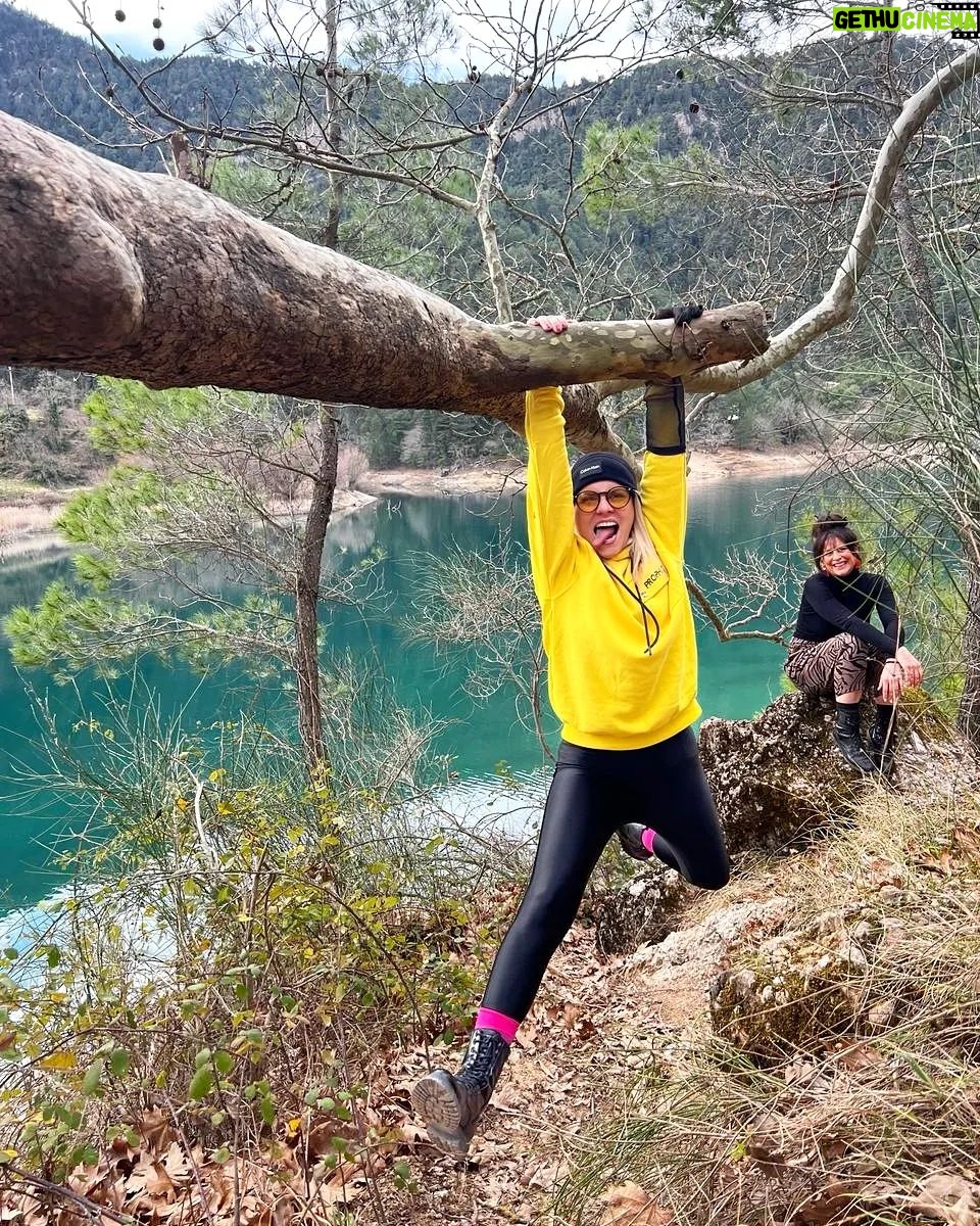 Marilena Radou - 1.8K Likes - Το ταξίδι, όπως και η αγάπη, εκφράζει μια απόπειρα να μετατρέψουμε το όνειρο σε πραγματικότητα.
Alain de Botton
Ελβετός συγγραφέας
#travel #greece #friendship #girls #lake #nature #tsivlou #sunday #smile #colours