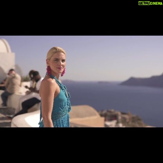 Marilena Radou - 1.4K Likes - Αυτοί που φέρνουν τον ήλιο στη ζωή των άλλων,
φωτίζουν εξίσου τη δική τους ύπαρξη.
James Barrie
Άγγλος συγγραφέας (1860-1937)
#sun #island #greece #woman #santorini #oia #sunnyday #maxidress #colours #shooting @markellos.plakitsis.light #styling #stylish