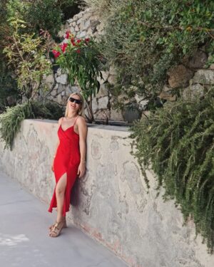 Marilena Radou Instagram - ❤️
#wedding #weddingday #red #woman #womaninred #dress #satin #satindress
