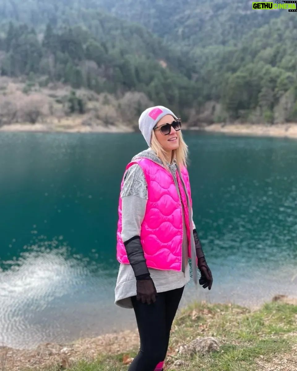Marilena Radou - 1.5K Likes - Η φύση δεν βιάζεται ποτέ, κι όμως τα πάντα γίνονται στην ώρα τους.
Λάο Τσε
Κινέζος φιλόσοφος (6ος αιώνας π.Χ.)
#friends #vacation #lake #girls #limnitsivlou #nature #trees #colours #greece