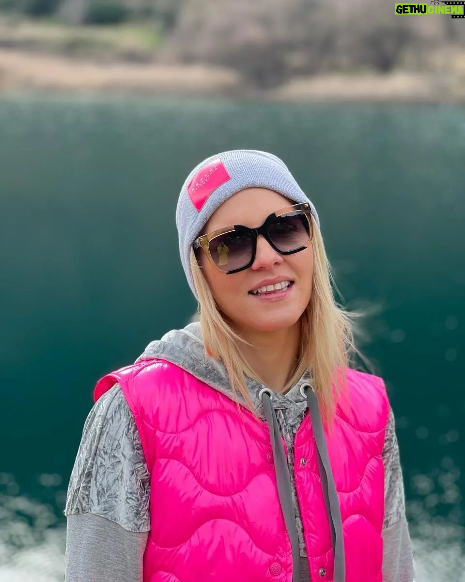 Marilena Radou - 1.5K Likes - Η φύση δεν βιάζεται ποτέ, κι όμως τα πάντα γίνονται στην ώρα τους.
Λάο Τσε
Κινέζος φιλόσοφος (6ος αιώνας π.Χ.)
#friends #vacation #lake #girls #limnitsivlou #nature #trees #colours #greece