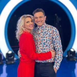 Marilena Radou Instagram - Οι άνθρωποι δεν σταματούν να παίζουνε επειδή γερνάνε. Γερνάνε επειδή σταματούν να παίζουνε.
Oliver W. Holmes
Αμερικανός συγγραφέας (1809-1894)
🙏
@yorgoskaramihos
❤️
#smile #friends #actors #happiness #tvshow #game #pestileksi #pestilexi #makeup @aphromisiakouli #hairstyle @giannistsianakas #guestdirector @dimitravourdouka